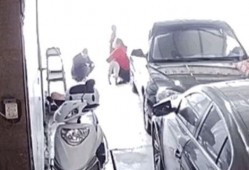 洗车工被爆料怎么办呢视频